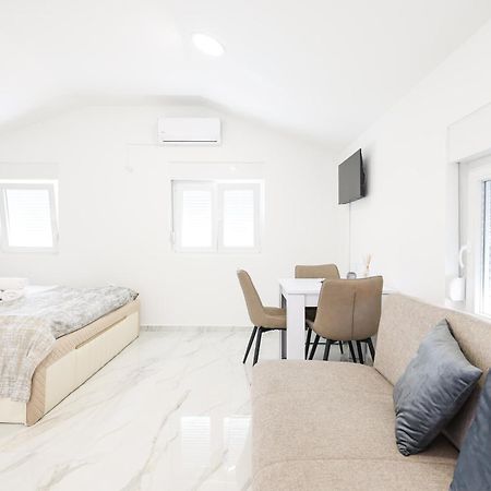 Premium Rooms Prince 扎达尔 外观 照片