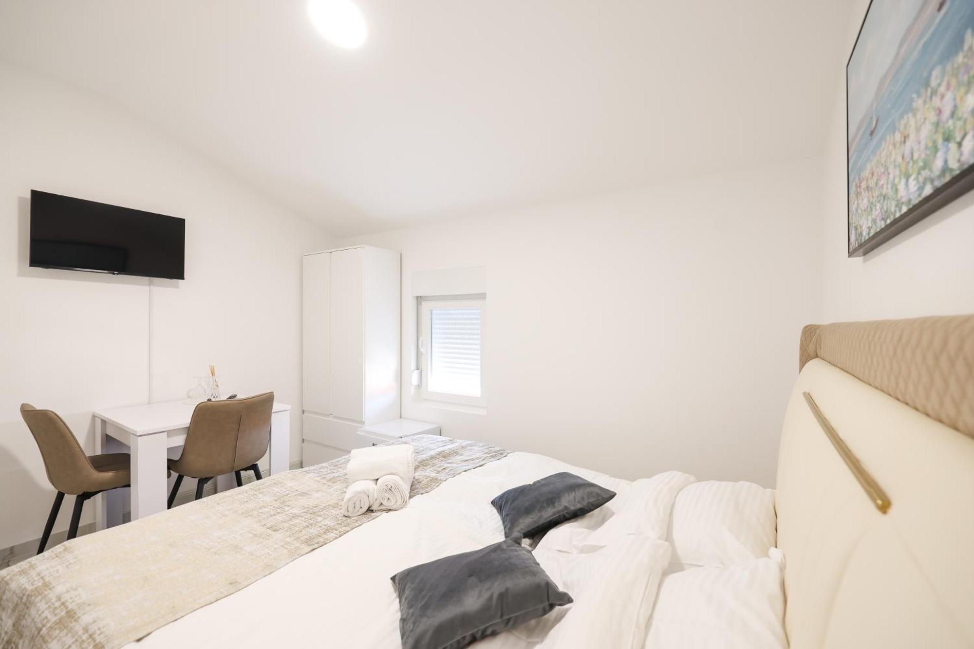Premium Rooms Prince 扎达尔 外观 照片