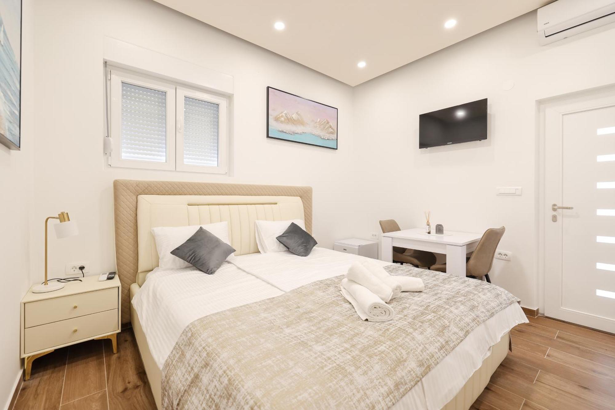 Premium Rooms Prince 扎达尔 外观 照片