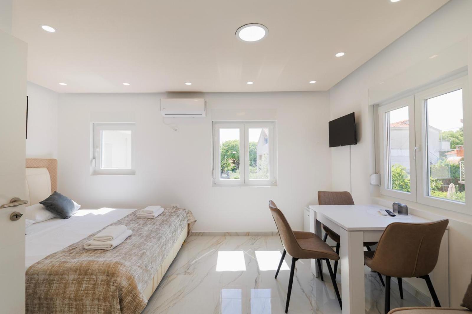 Premium Rooms Prince 扎达尔 外观 照片